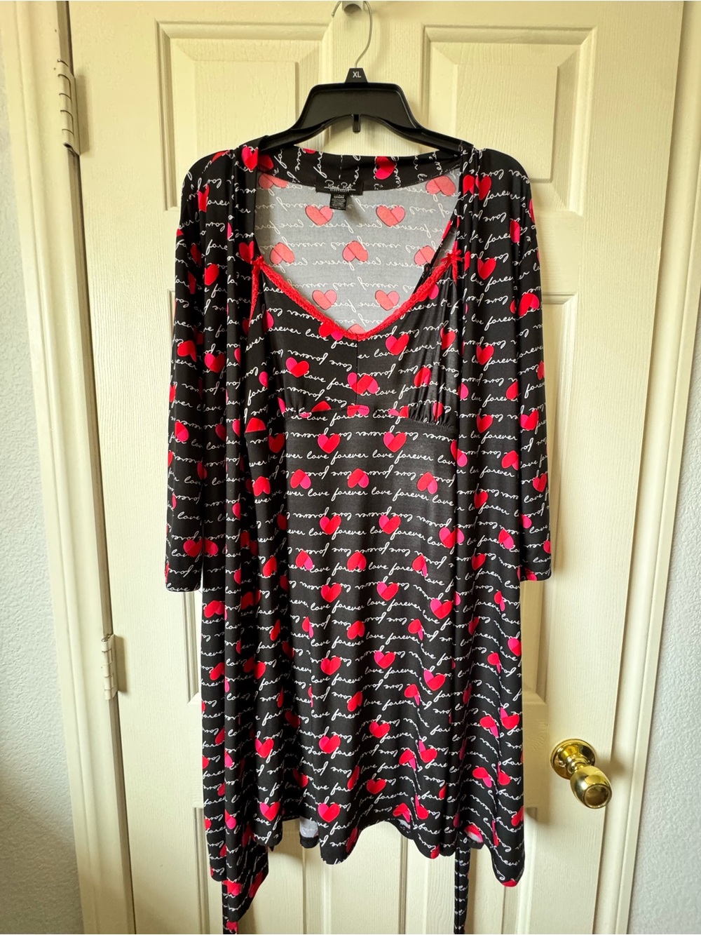 3/$15 Rene Rofe Black Sleepwear Robe & Slip with Red Heart Print - Picture 2 of 7